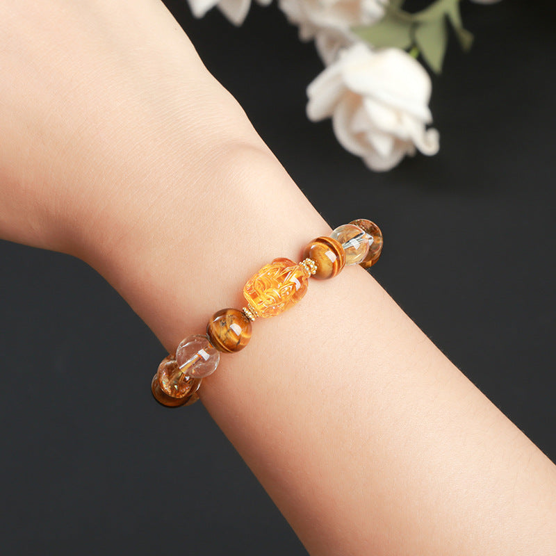 Exquisite and noble bracelet, made of natural crystal